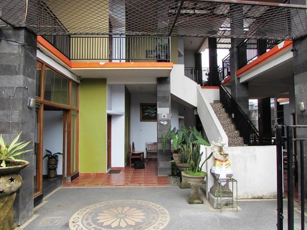 Seruni Guest House Денпасар Екстериор снимка